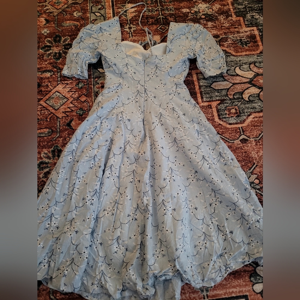 Elegant Blue Floral Midi Dress - Picture 4 of 7